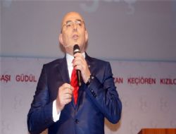 Karakaya: Afişleri Büyükşehir ekipleri indiriyor