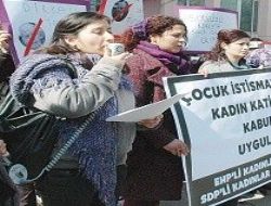 Bakanlık önünde Üzmez protestosu