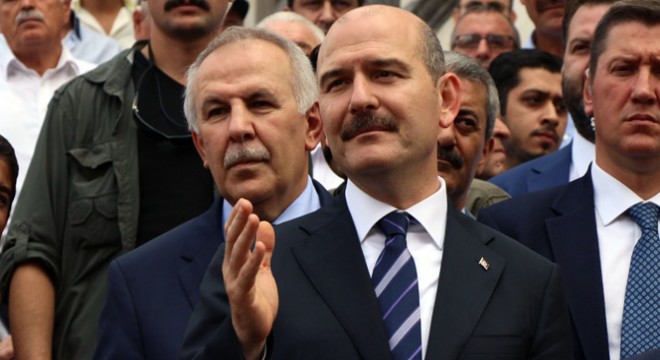 Bakan Soylu’dan cami çıkışı çocuklara harçlık