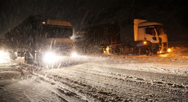 Cankurtaran’da trafik durdu