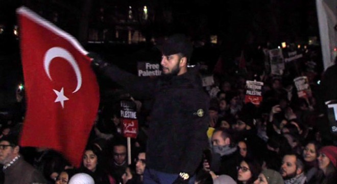 Londra’da Türk bayraklı ’Kudüs’ protestosu