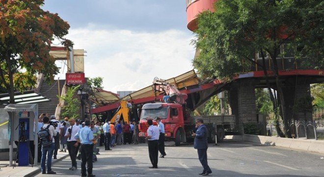 Üst geçitler kaza kurbanı