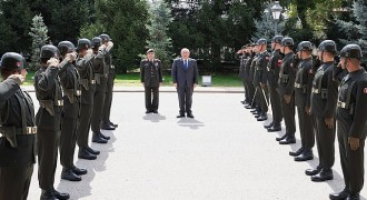 Milli Savunma Bakanı Güler'den Kara Kuvvetleri Komutanlığına Ziyaret